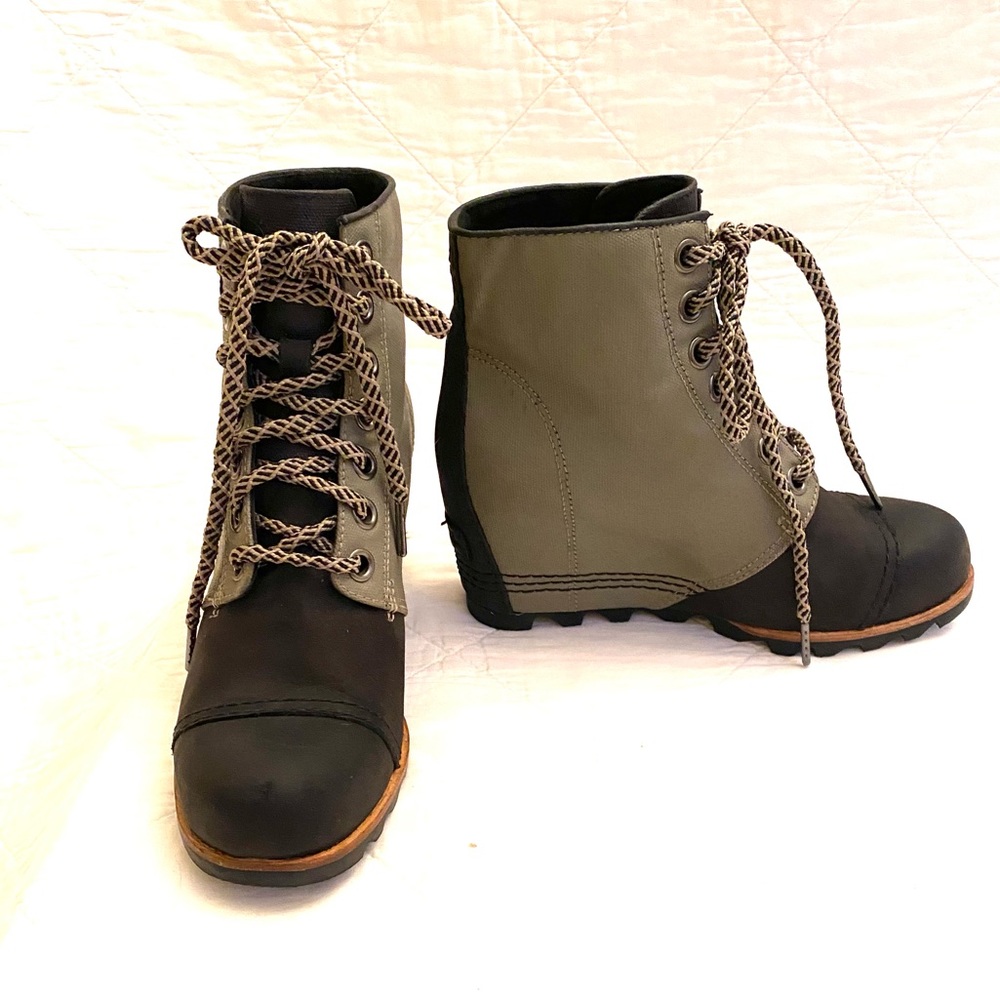 Sorel Joan of Arctic Canvas Wedge Size 8